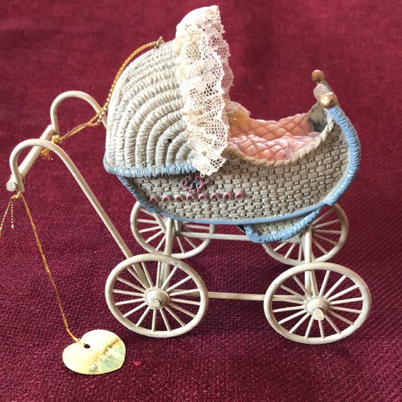 Vintage Ornament Louis Nichole Victorian Style Baby Carriage - Picture 6 of 7